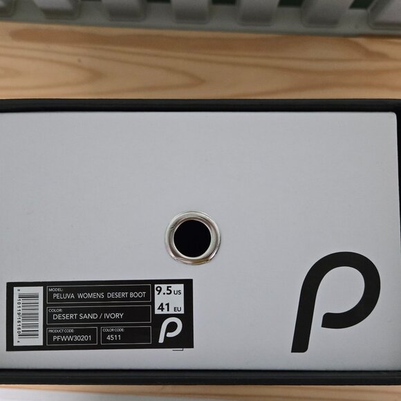 Peluva Desert Boot, Women's 9.5 - Picture 13 of 15